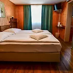 Hotel Tell And Apartments