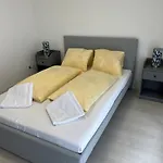 Apartment Tom