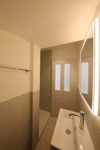 Apartment Center *