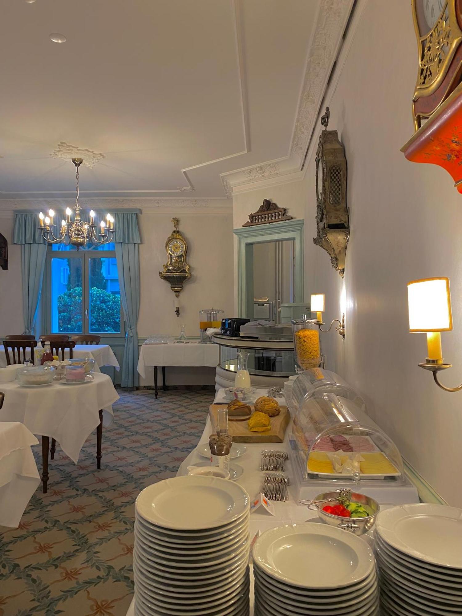 Hotel De La Paix