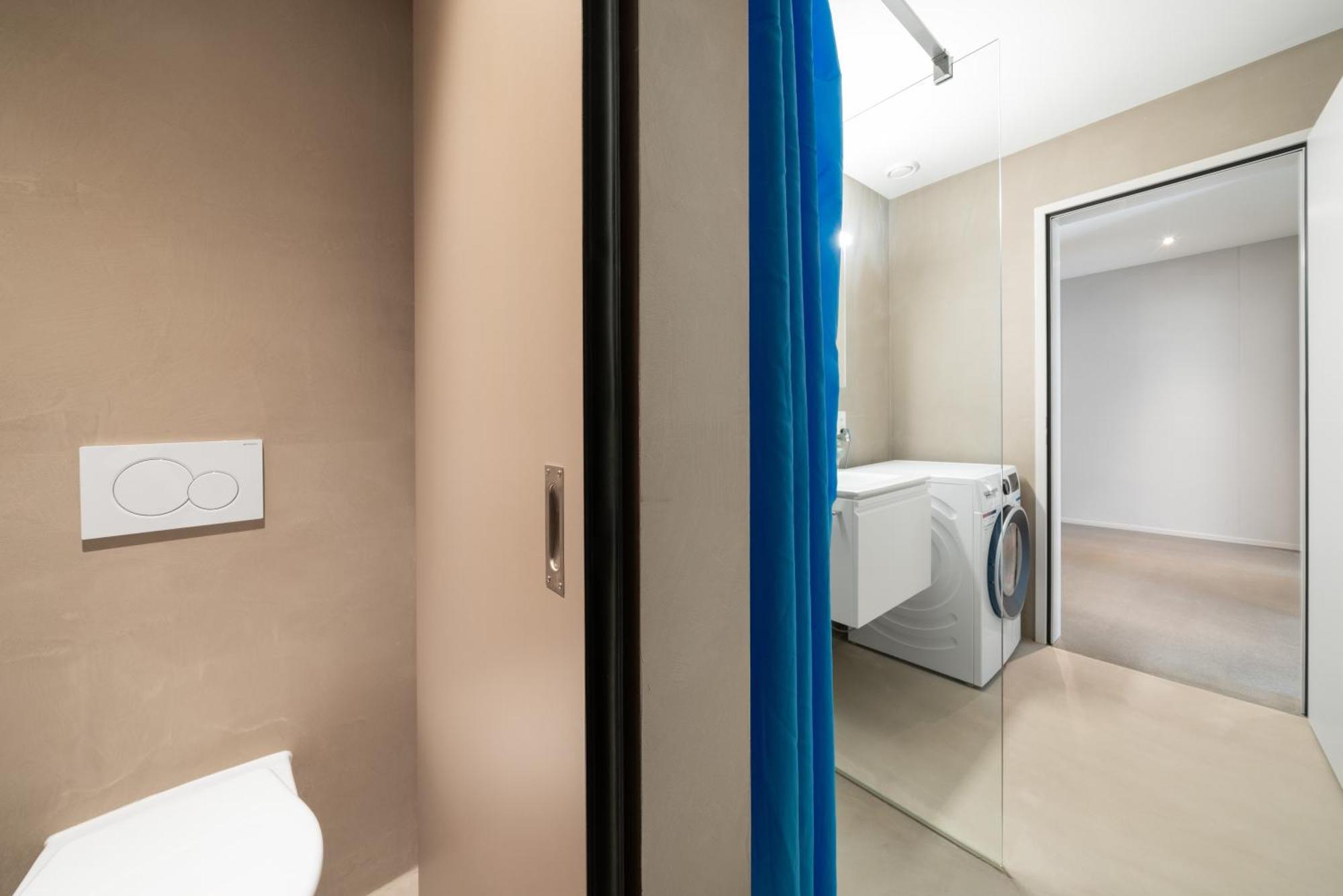 Modern Apartment *