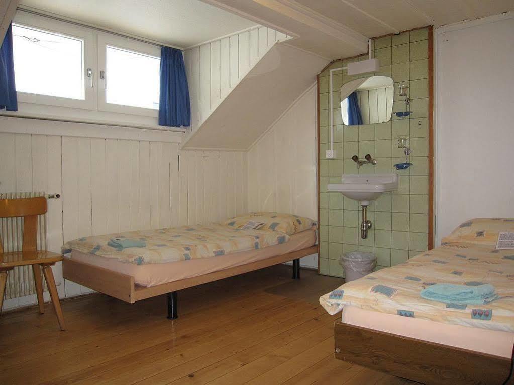 Hostel Happy *