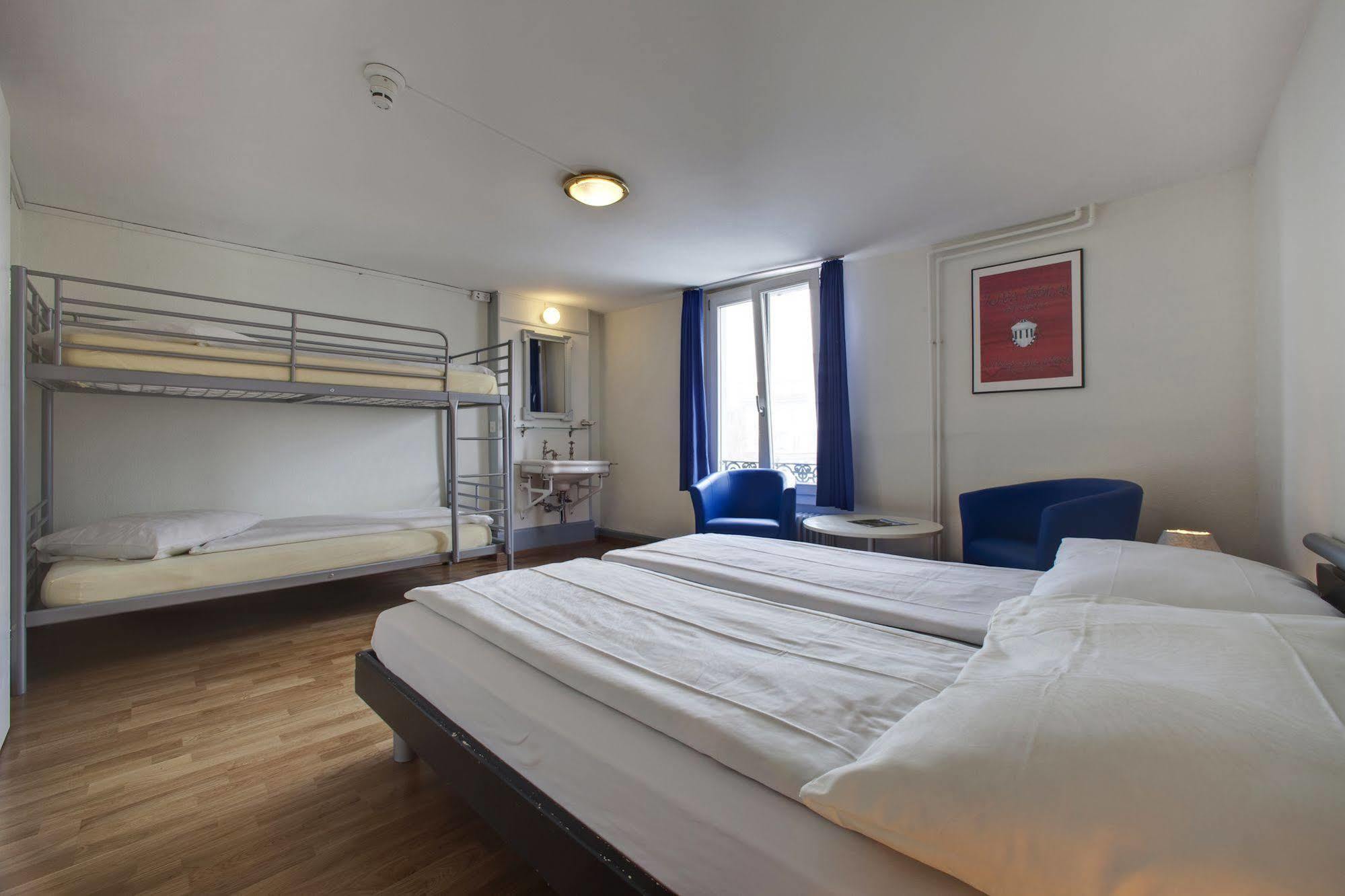 Alplodge Hostel *