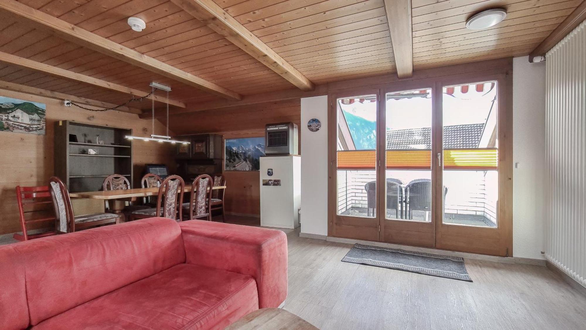 Roessli Apartment