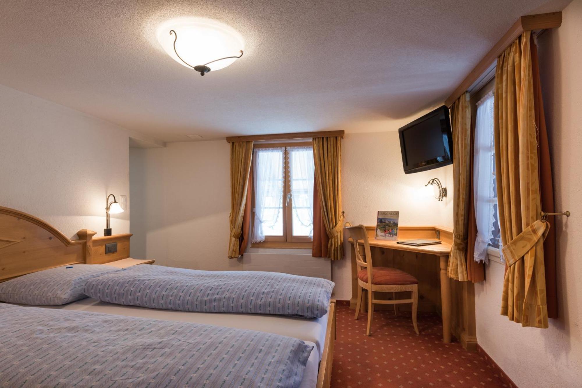 Hotel Restaurant Hirschen 2*