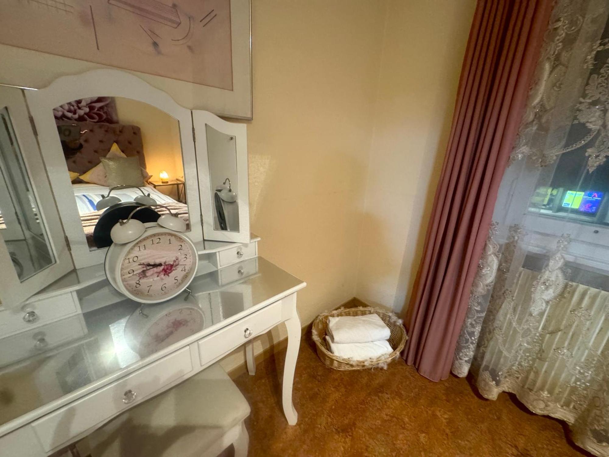 Bahnhof West Apartment *