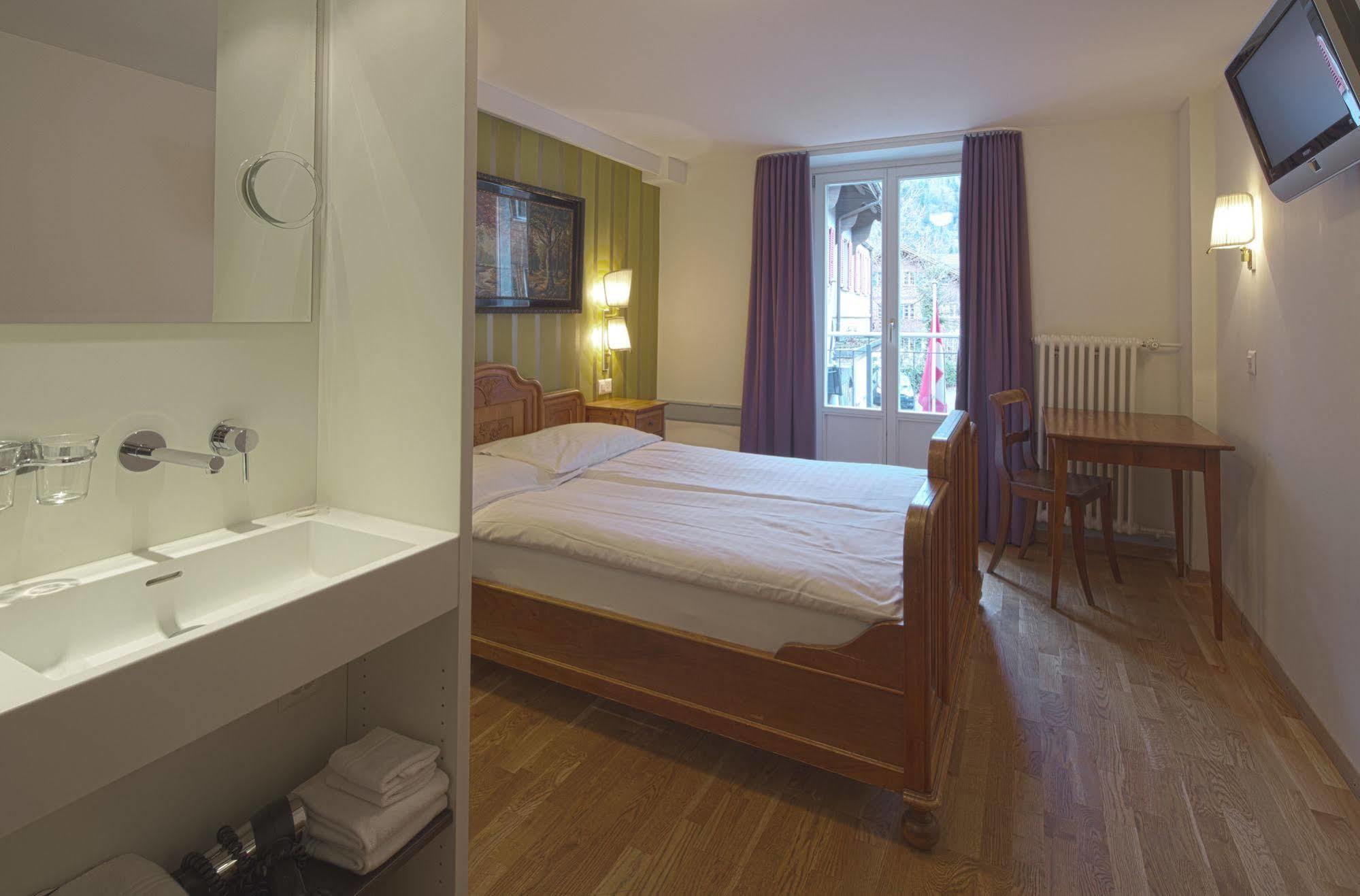 Hostel Alplodge *